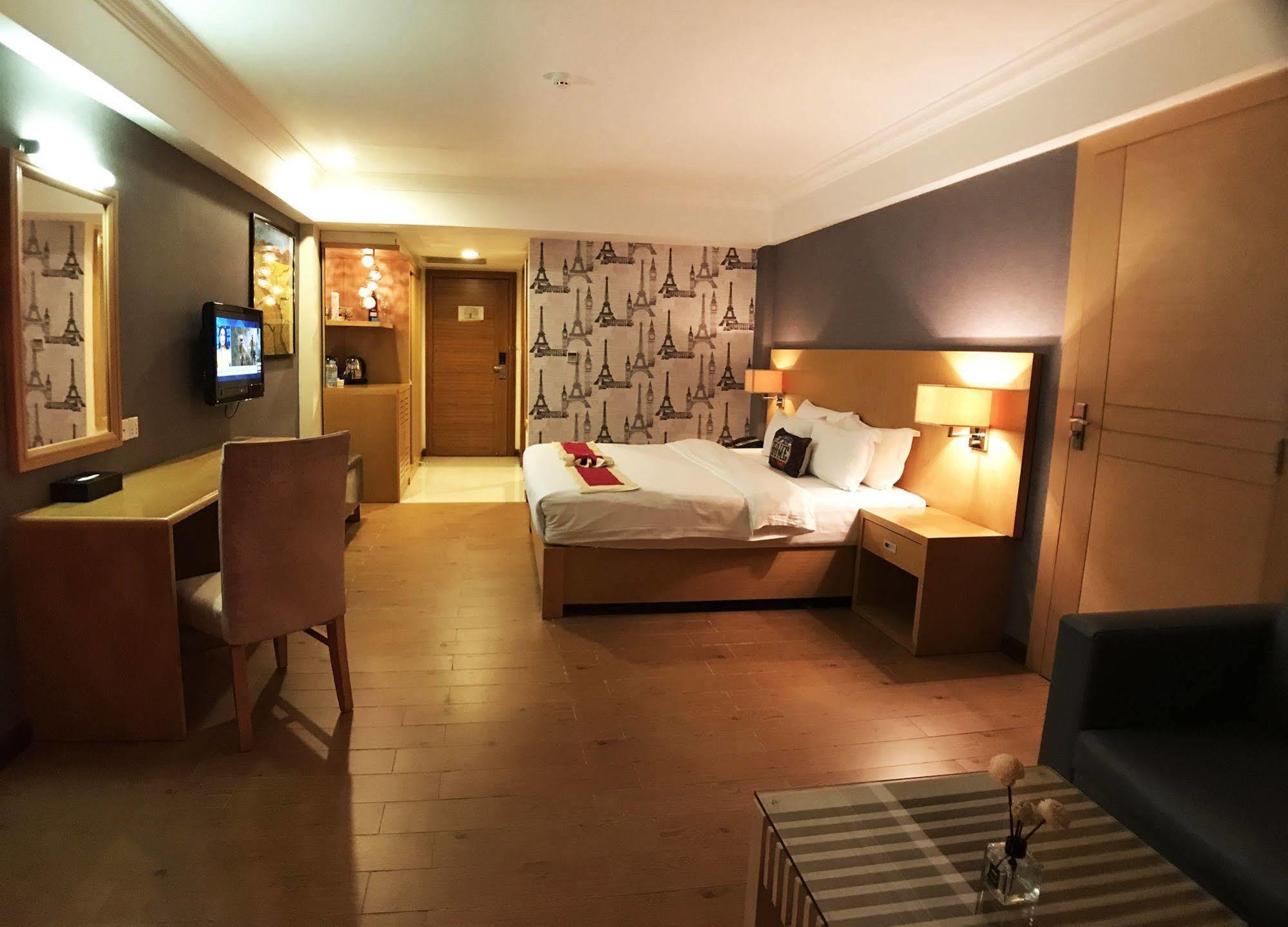 Discovery Hotel Phnom Penh Eksteriør bilde